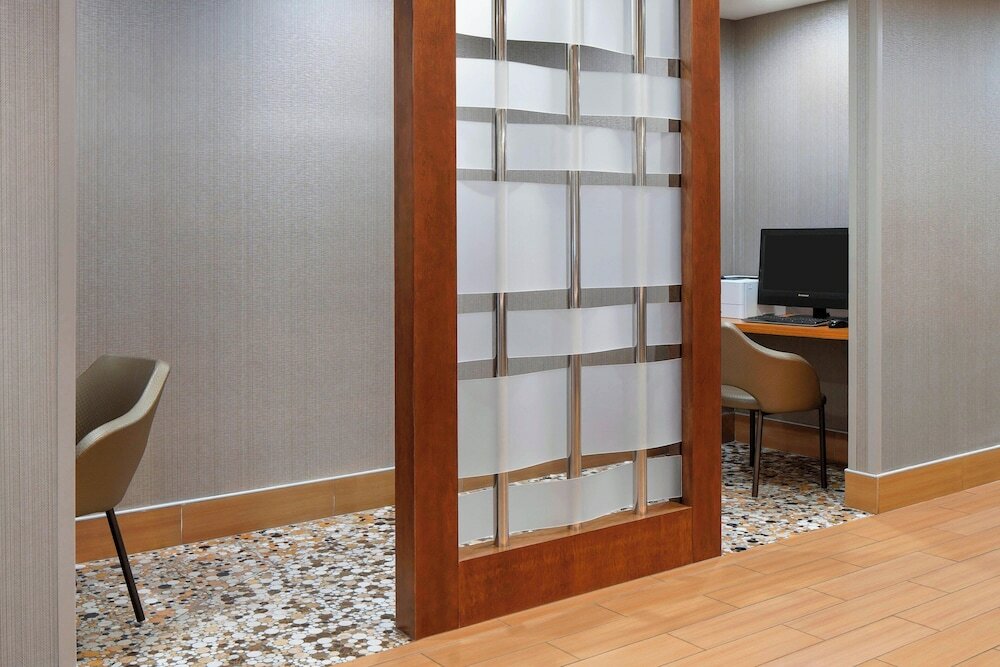 Фото SpringHill Suites Scottsdale North