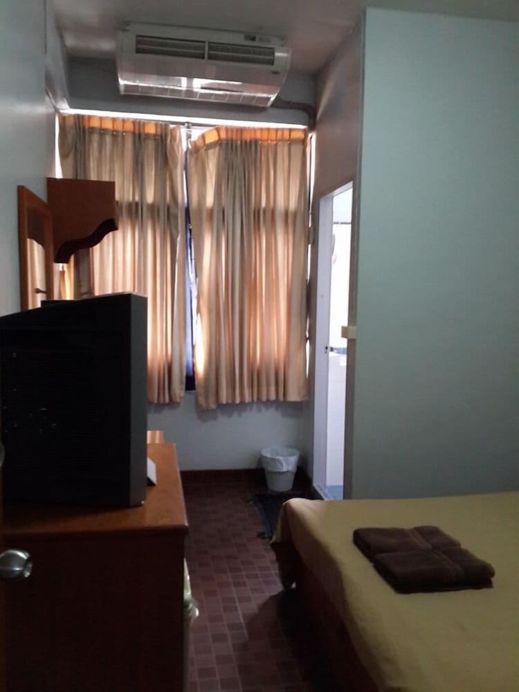 Фото White Orchid Inn