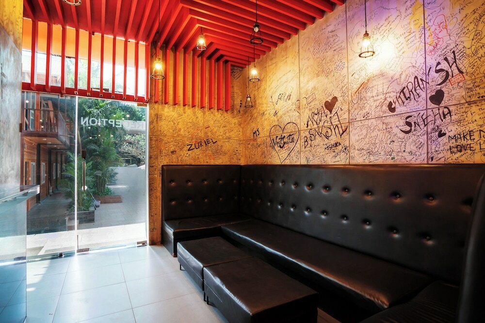 Фото SinQ Party Hotel