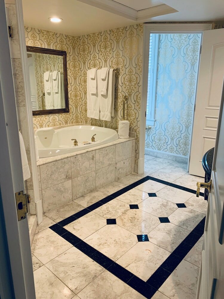 Фото Market Pavilion Hotel