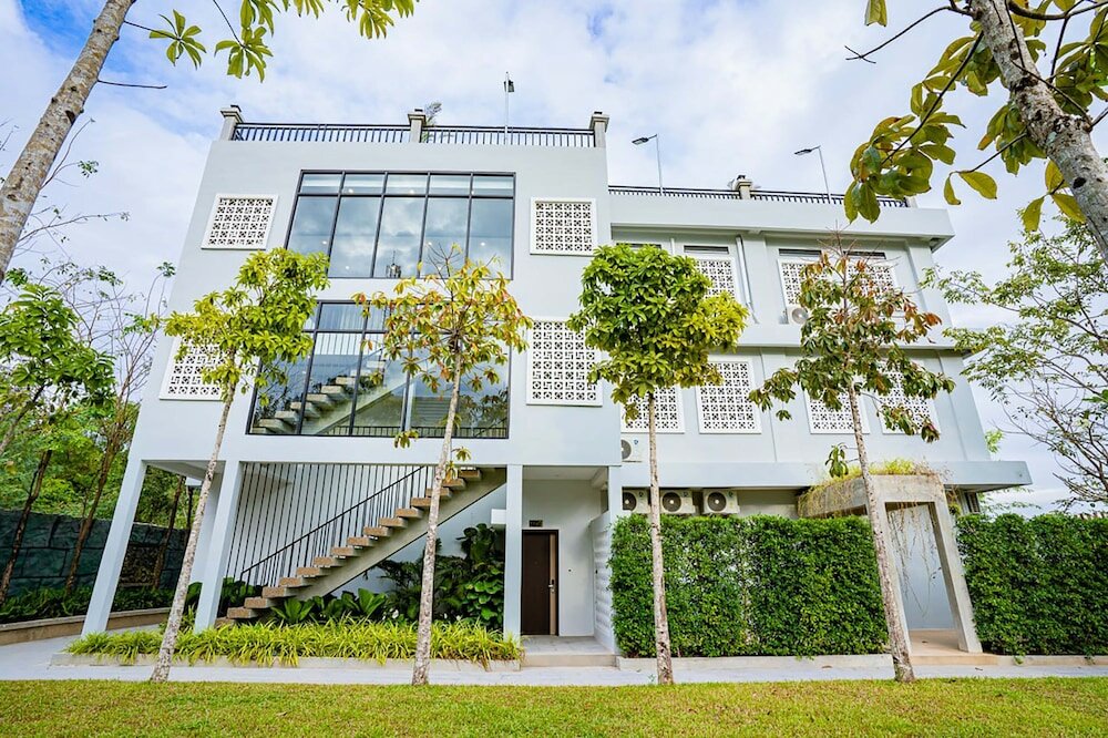 Фото Rainforest Hotel by Nsun
