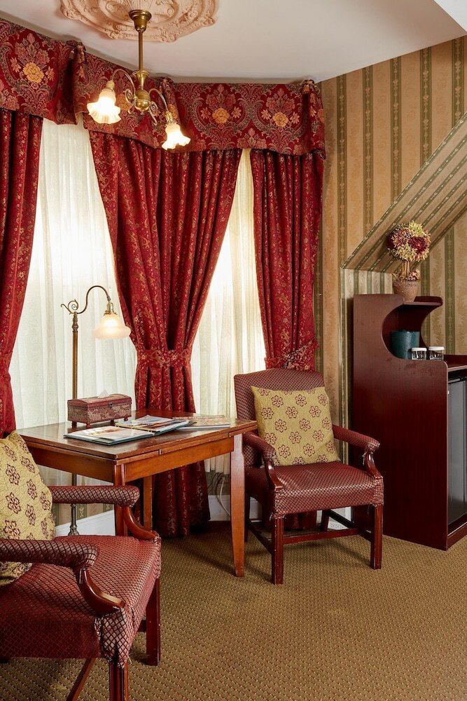 Фото Queen Anne Hotel