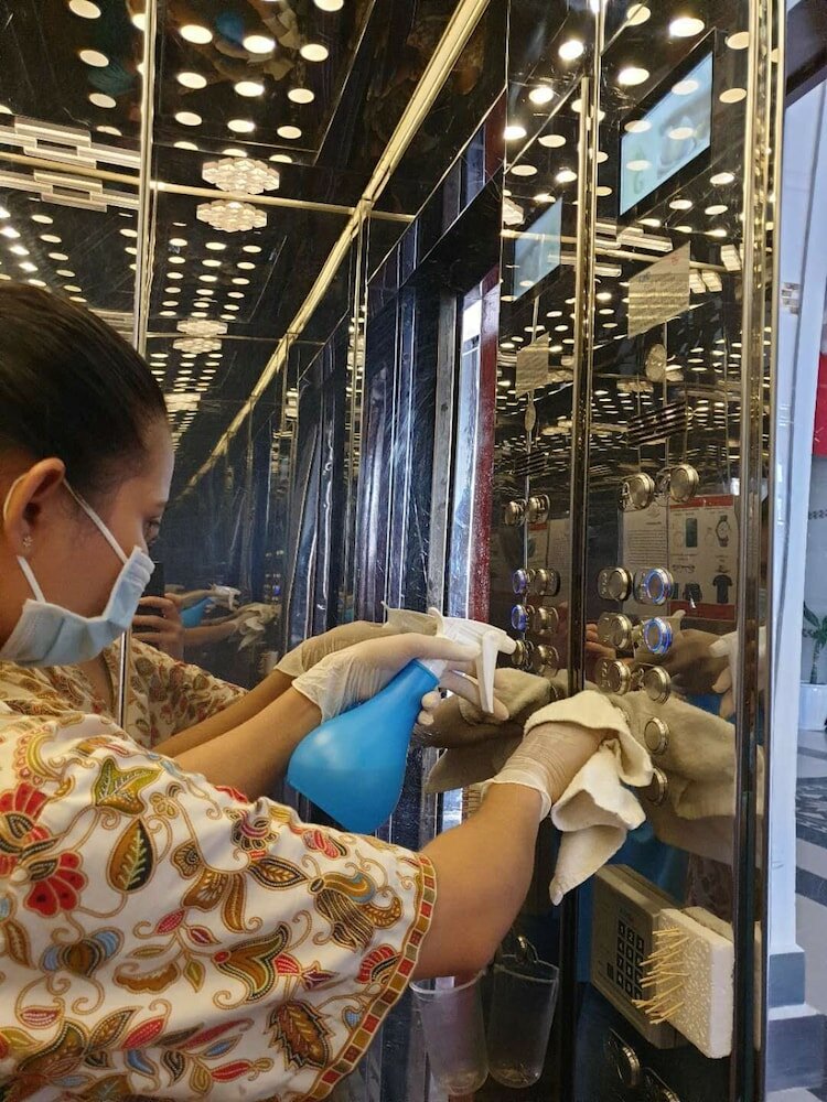 Фото Aristocrat Residence & Hotel