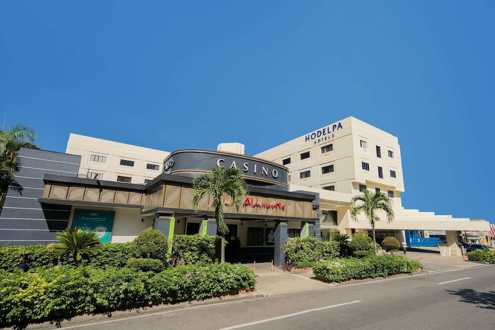 Фото Hodelpa Gran Almirante Hotel & Casino