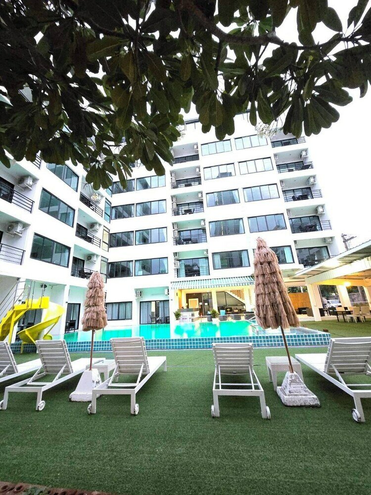 Фото RedDoorz I Talay Resort