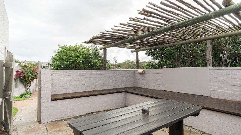 Фото Blue Bay Lodge