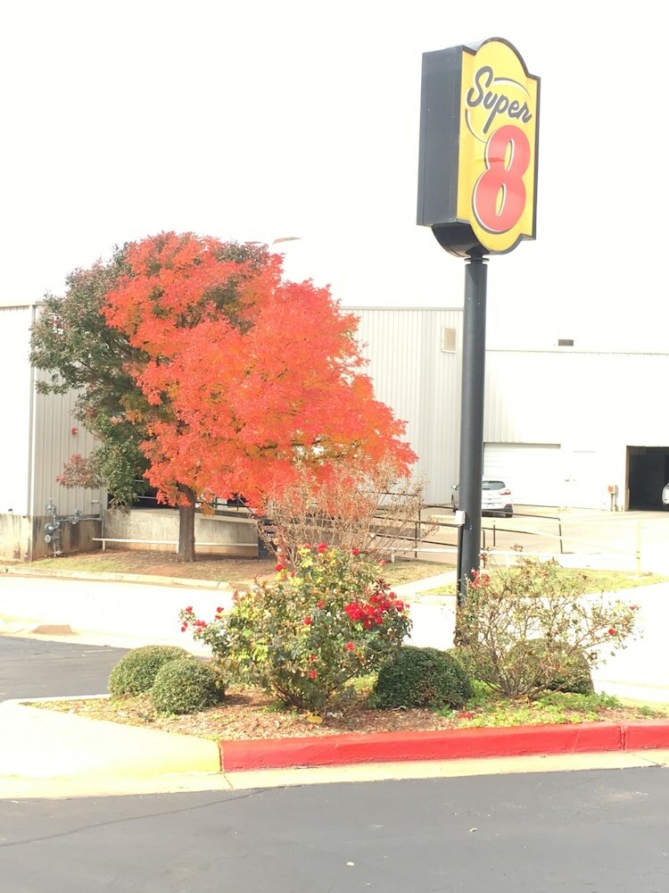 Фото Super 8 by Wyndham Midwest City Ok