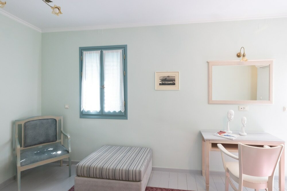 Фото 999 Luxury Hotel