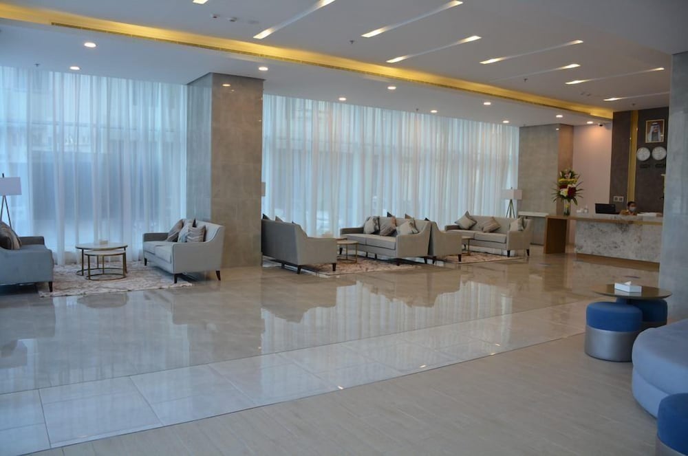 Фото The Lodge Suites