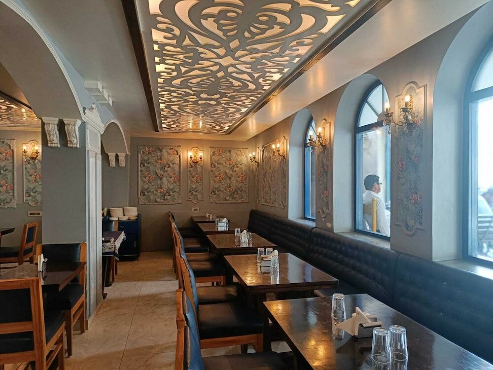 Фото Maya Hotel & Restaurant