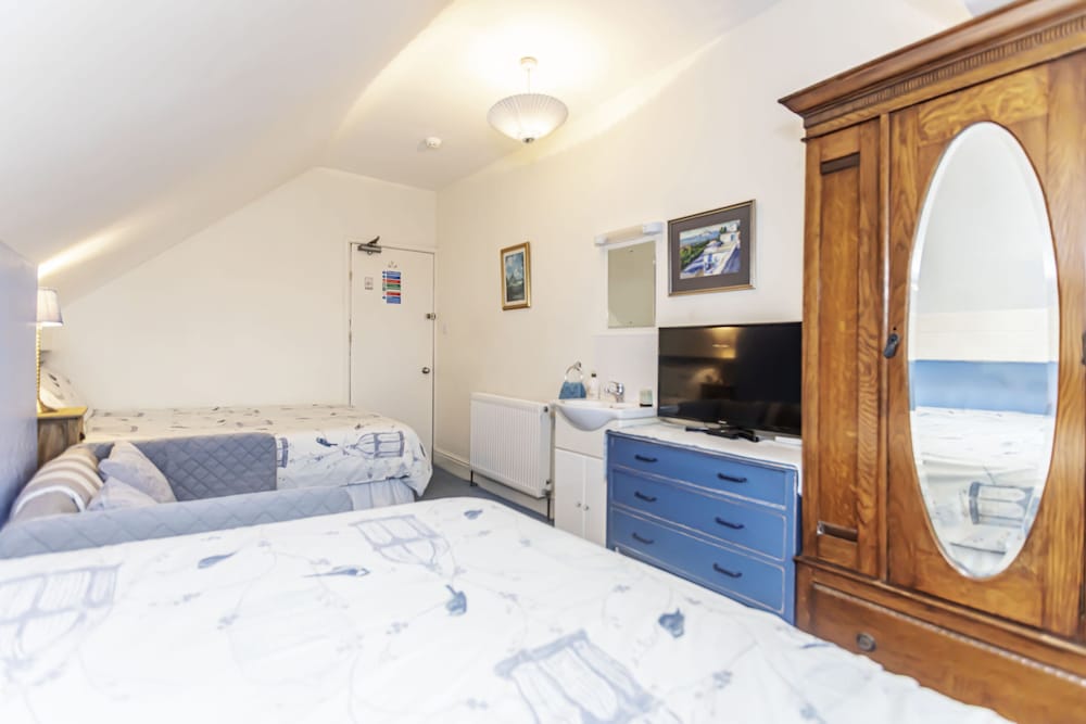 Фото The Ravensbourne Hotel