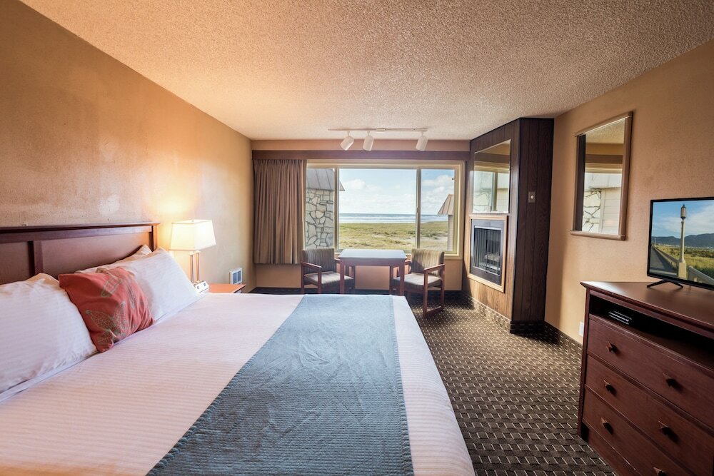 Фото Ebb Tide Oceanfront Inn