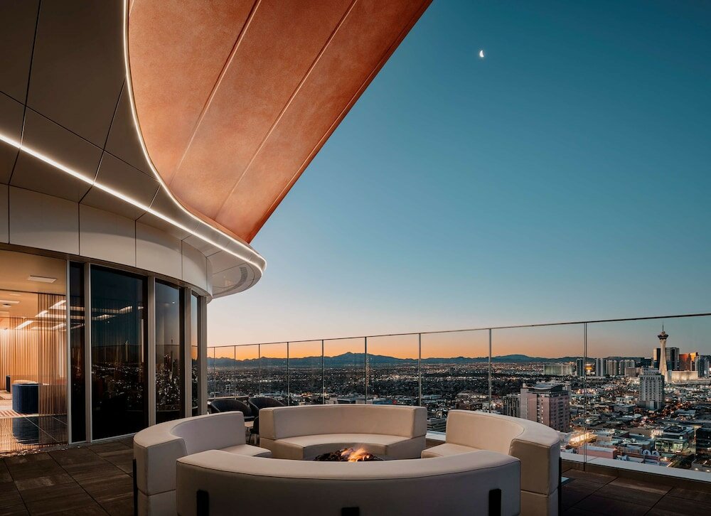 Фото Circa Resort & Casino