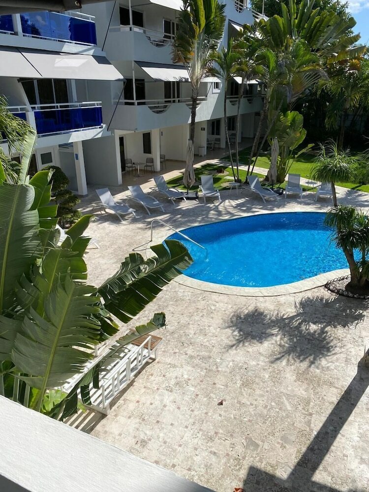 Фото New Garden Hotel