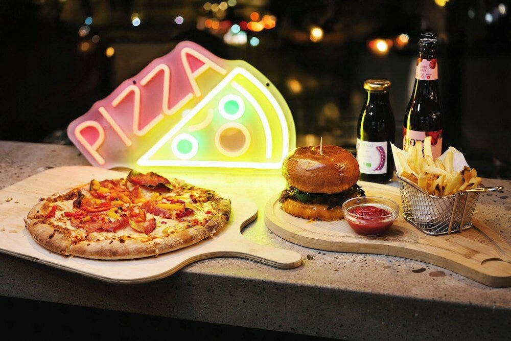 Фото Moxy Paris Bastille France