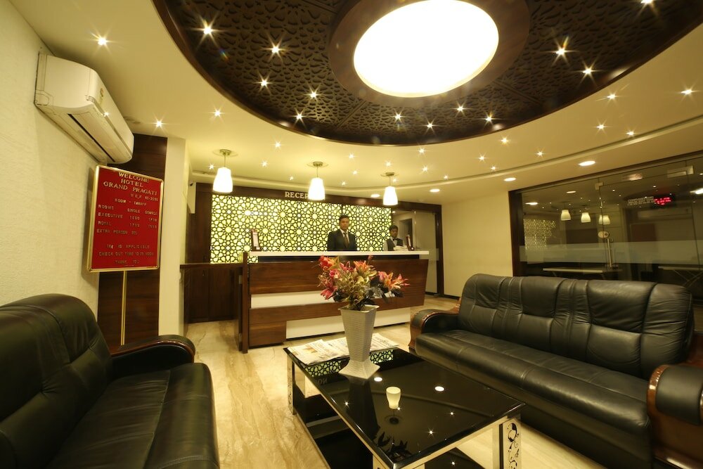 Фото Hotel Grandpragati