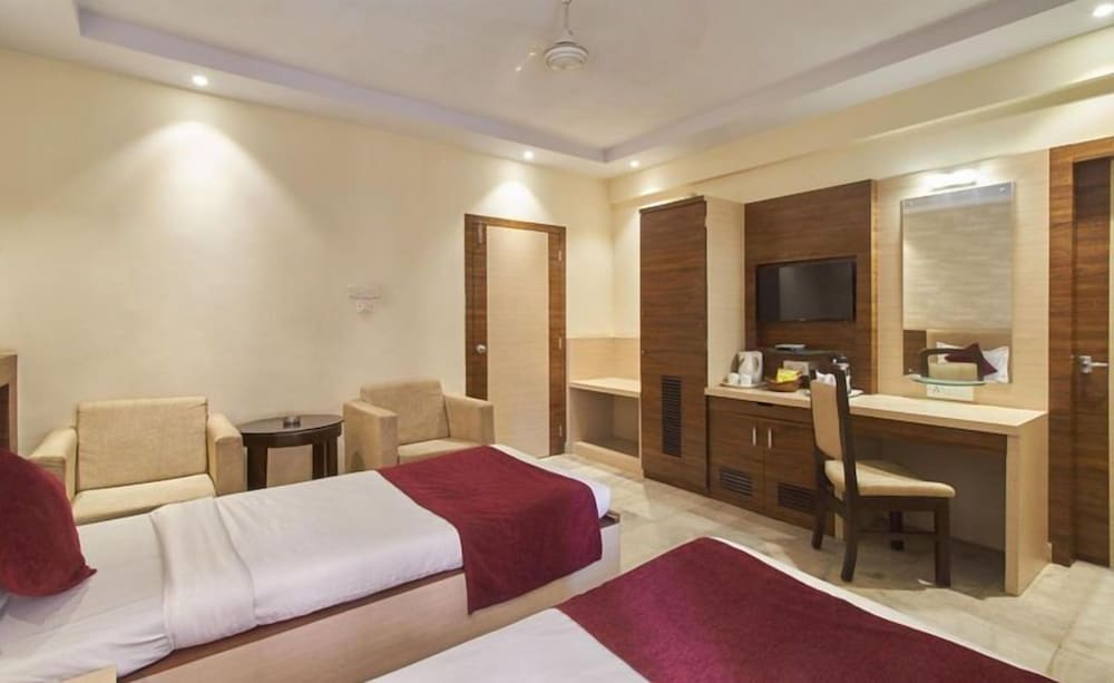 Фото Pallavi International Hotel