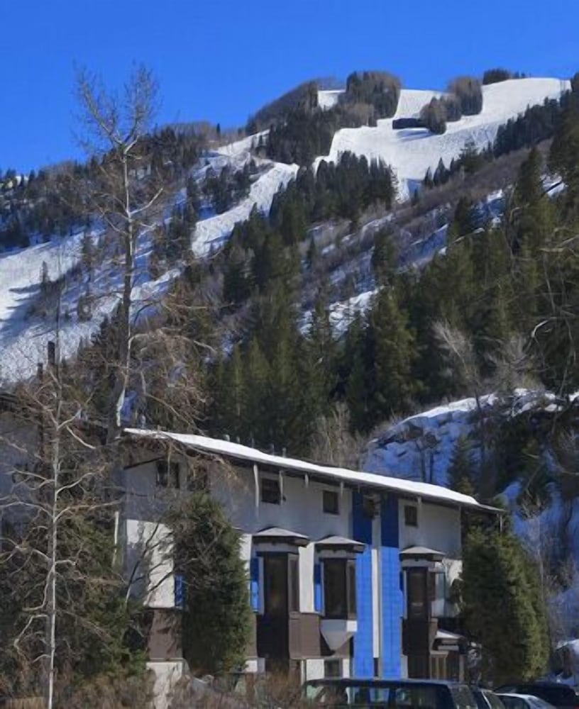 Фото St. Moritz Lodge & Condominiums