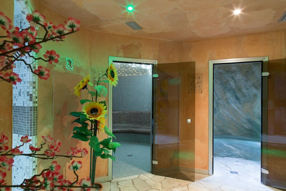 Фото Hotel Alpine Mugon