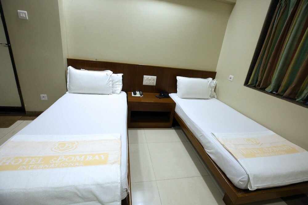 Фото Hotel Bombay International