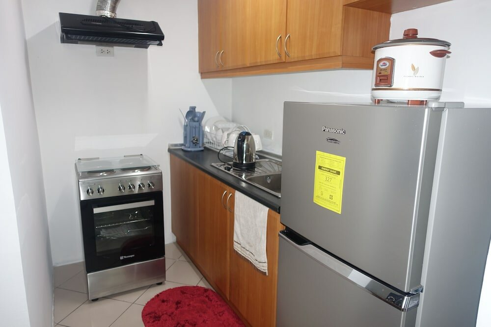 Фото Luxury Condo at Forbeswood Parklane