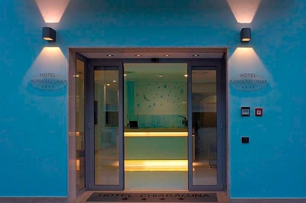 Фото Hotel Chiaraluna