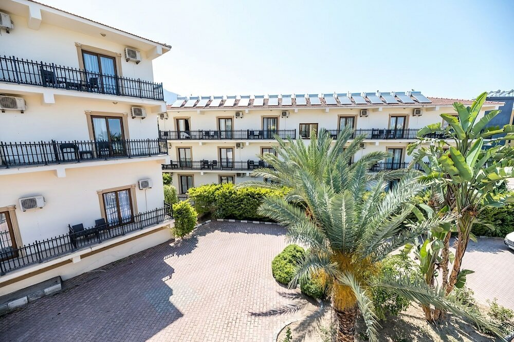 Фото Riverside Garden Resort