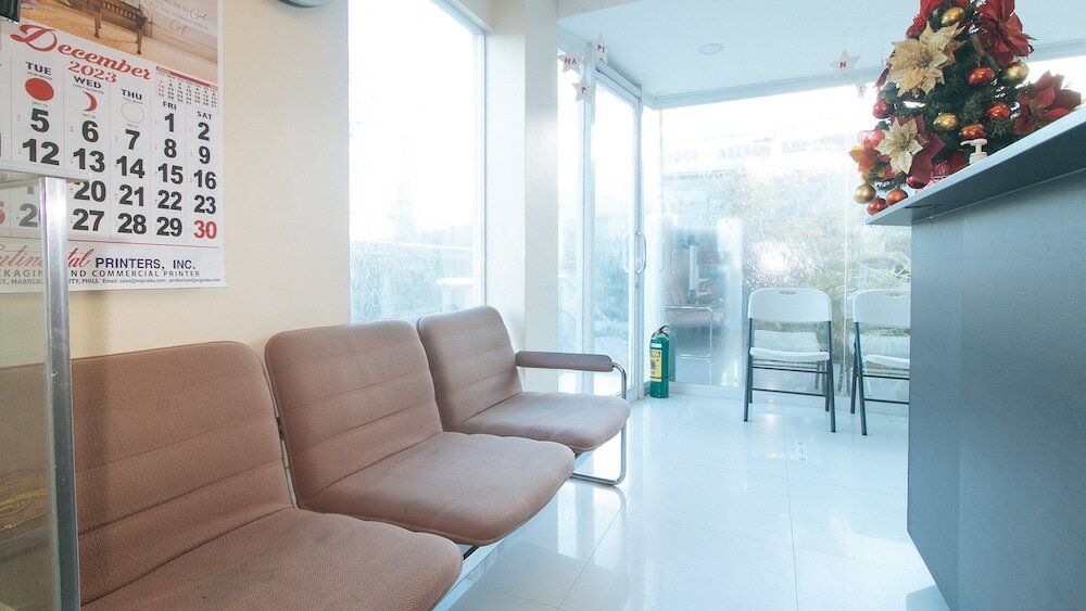 Фото RedDoorz @ Grand Apartelle Hernan Cortes Cebu