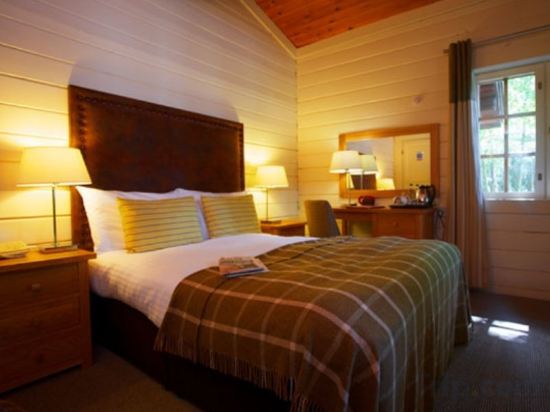 Фото Chevin Country Park Hotel & SPA