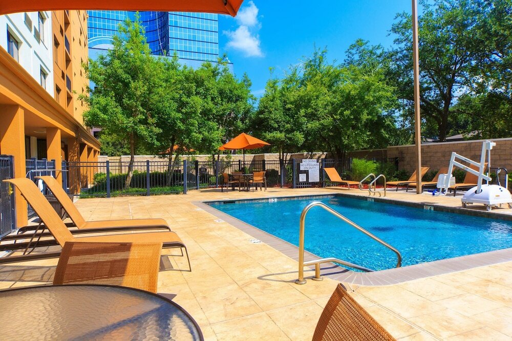 Фото Courtyard by Marriott New Orleans Metairie