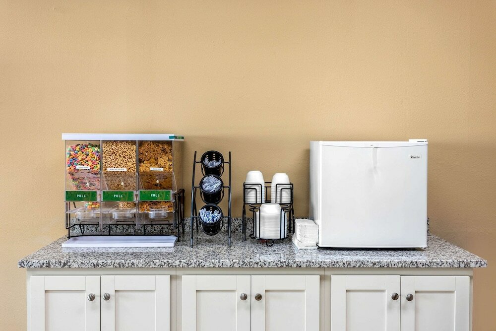 Фото Econo Lodge Belton - Kansas City South