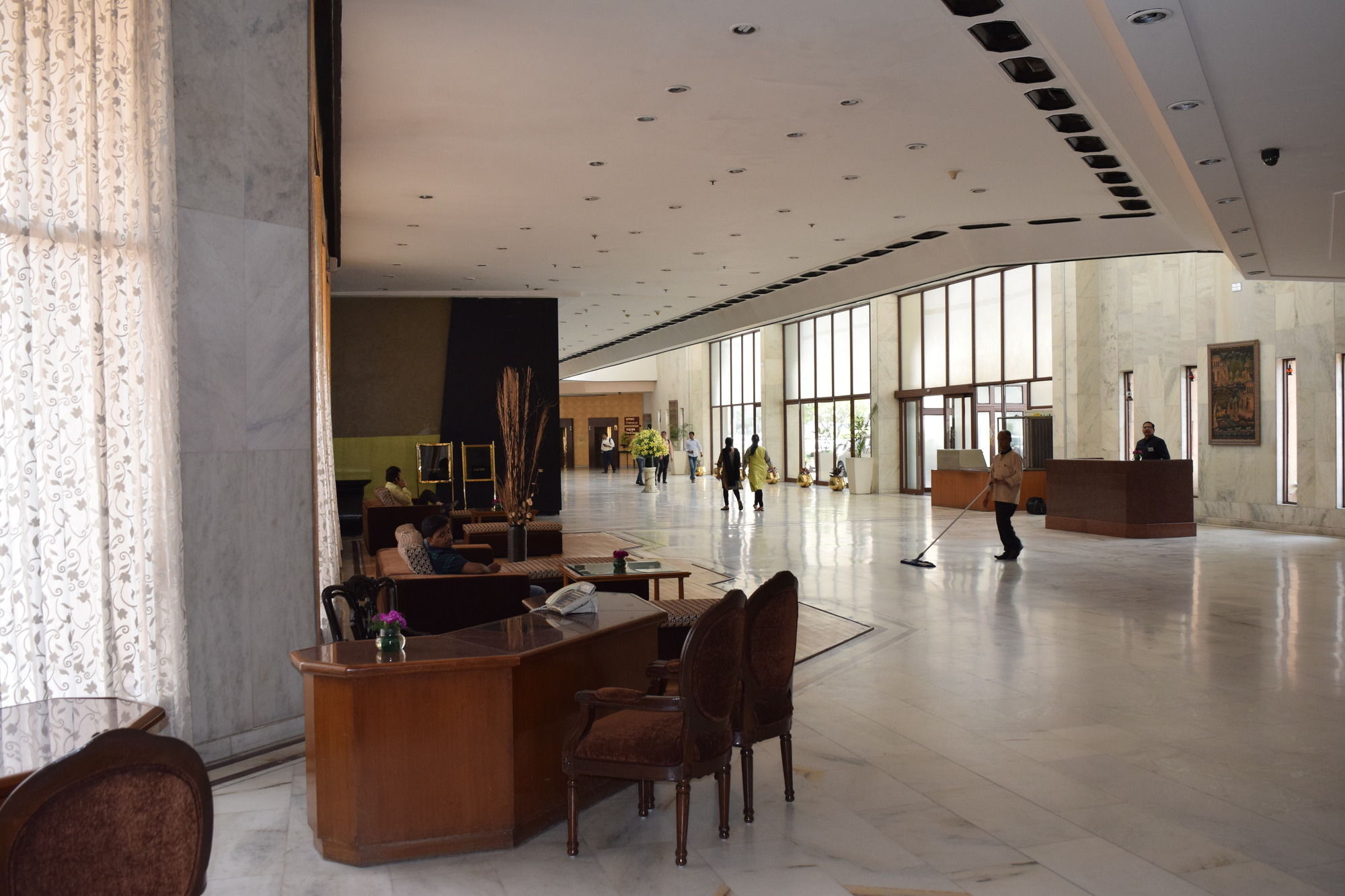 Фото Hotel Samrat Inn