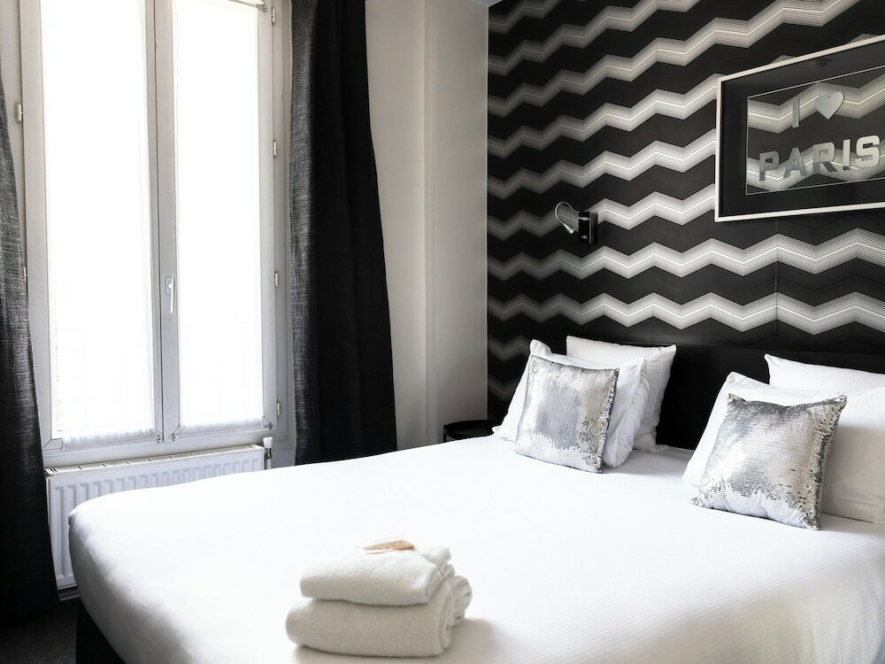 Фото Porte de Versailles Hotel