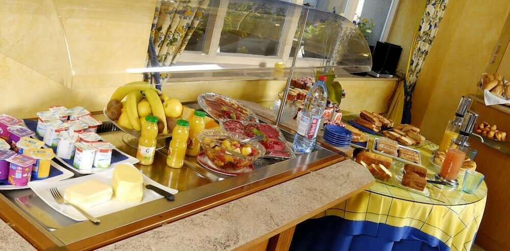 Фото Les Reflets Jaunes