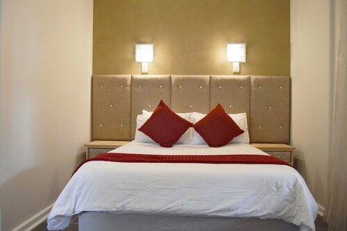 Внешний вид отеля Crystal Rose Lodge в Муниципалитете Могале-Сити, фото 4