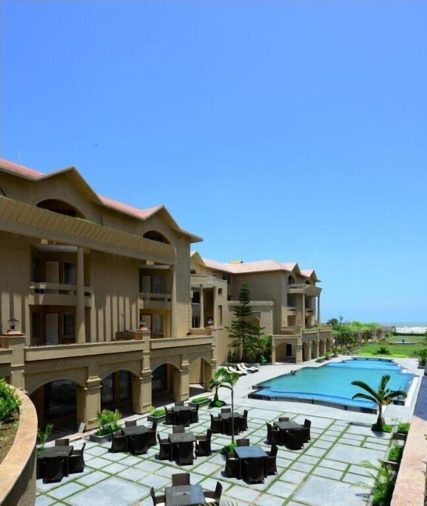 Фото The Chariot Resort & SPA