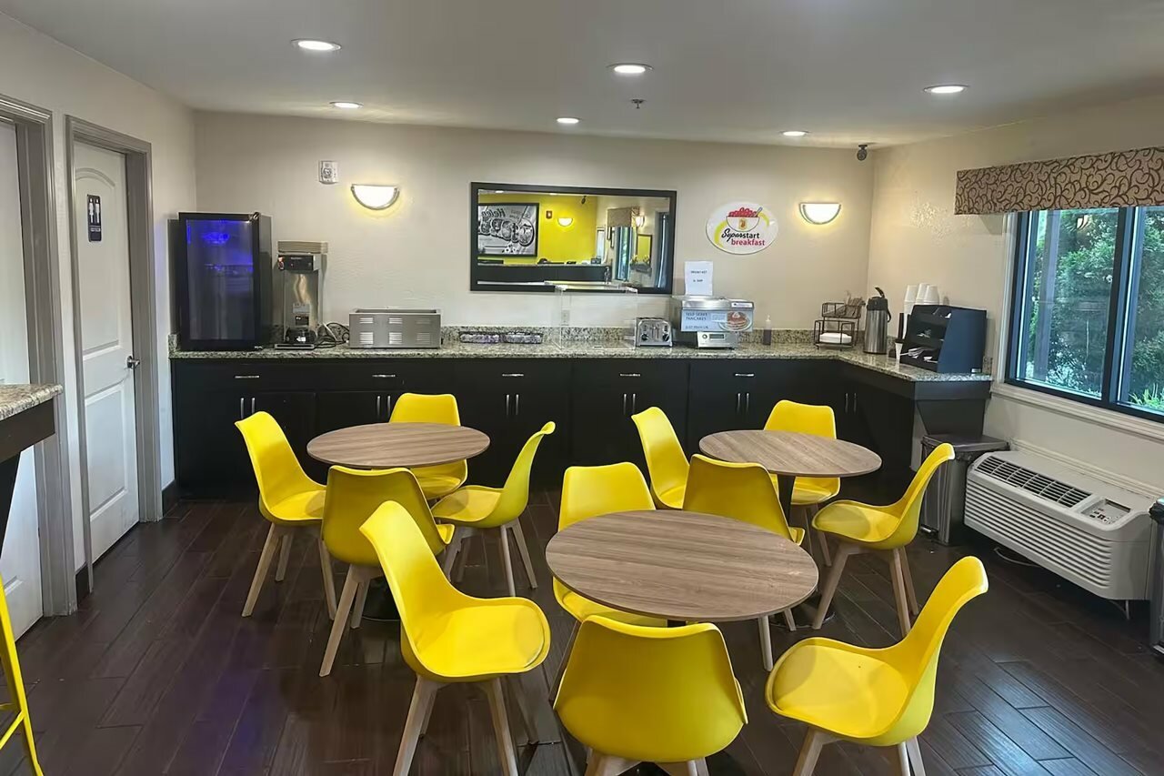 Фото Red Roof Inn Helen