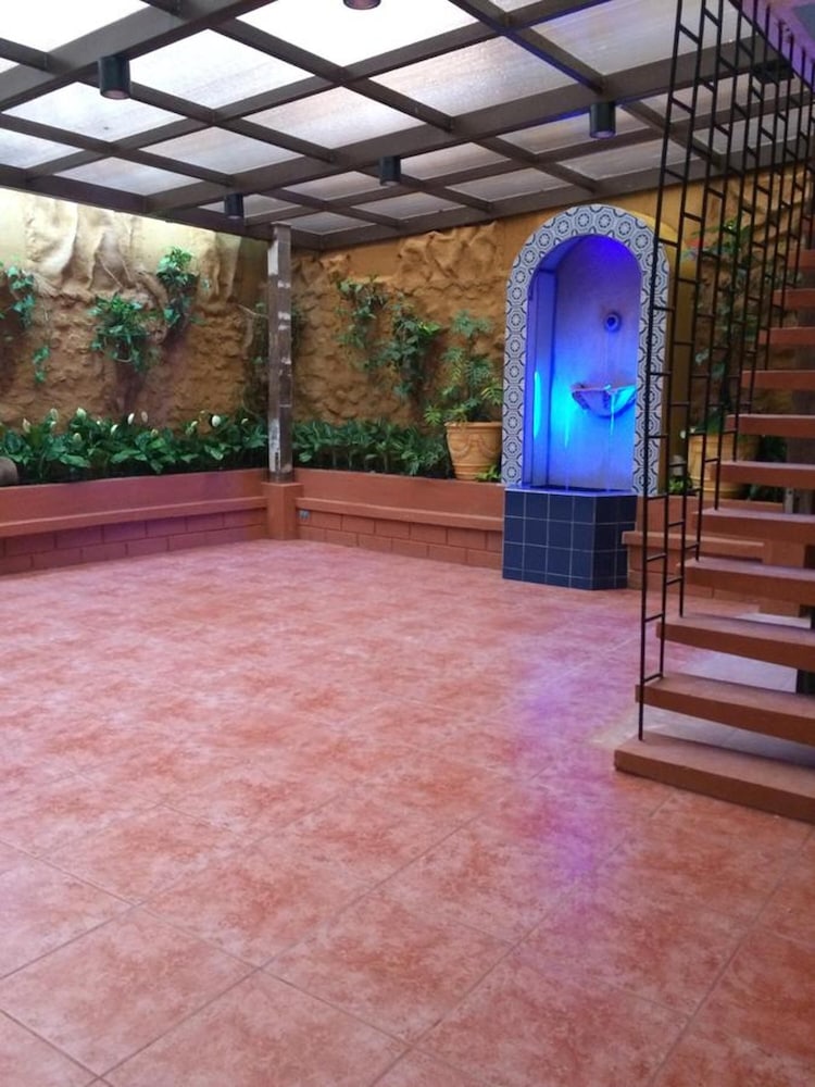 Фото Casa Roces Bed and Breakfast