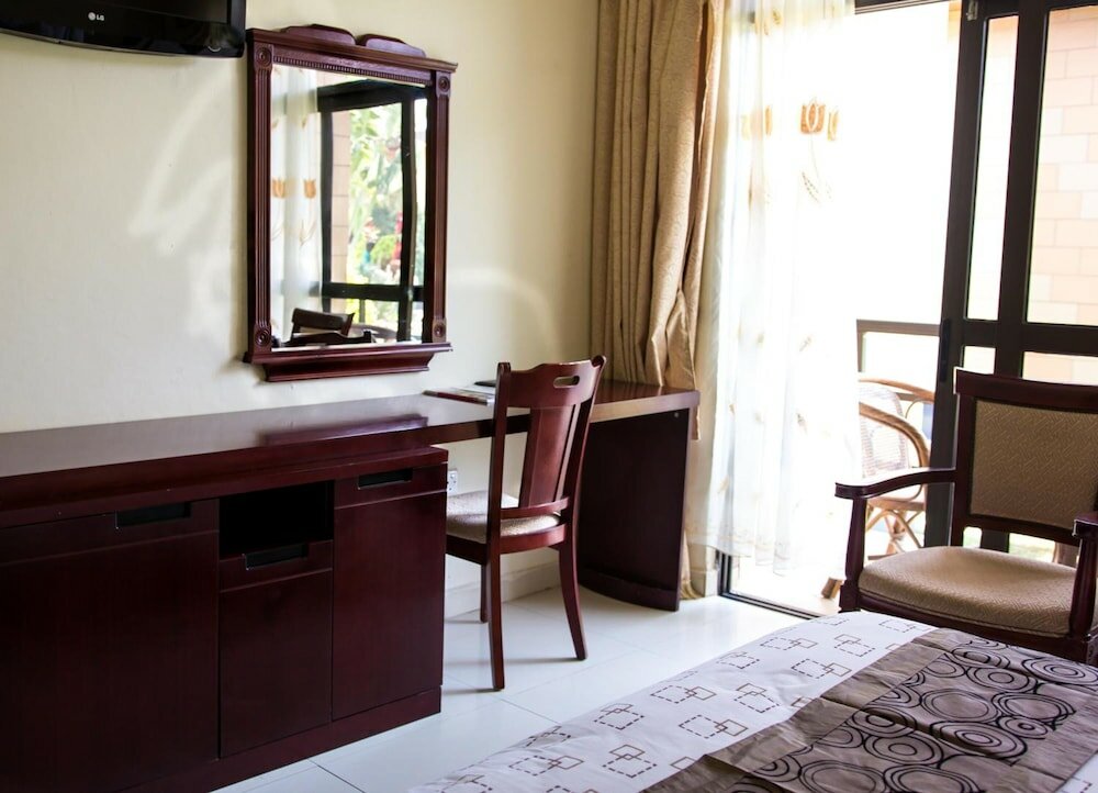 Фото Mika Hotel, Kabulonga