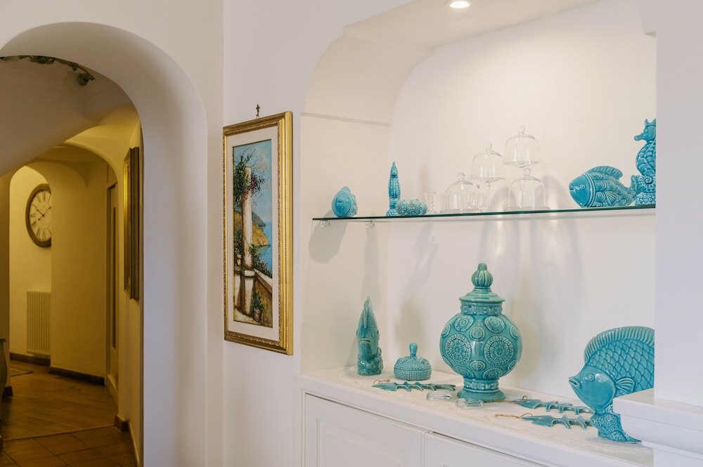 Фото Villa Mary Suites