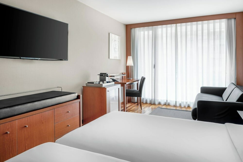 Фото Ac Hotel La Rioja by Marriott