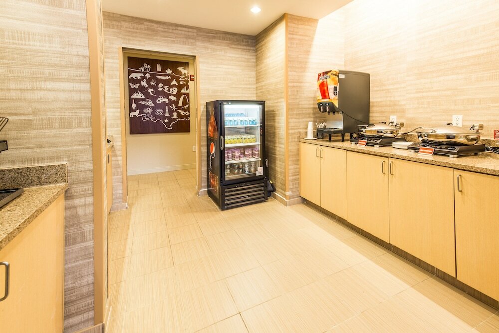 Фото TownePlace Suites by Marriott Gilford