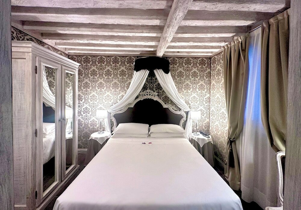 Фото Hotel Antiche Figure