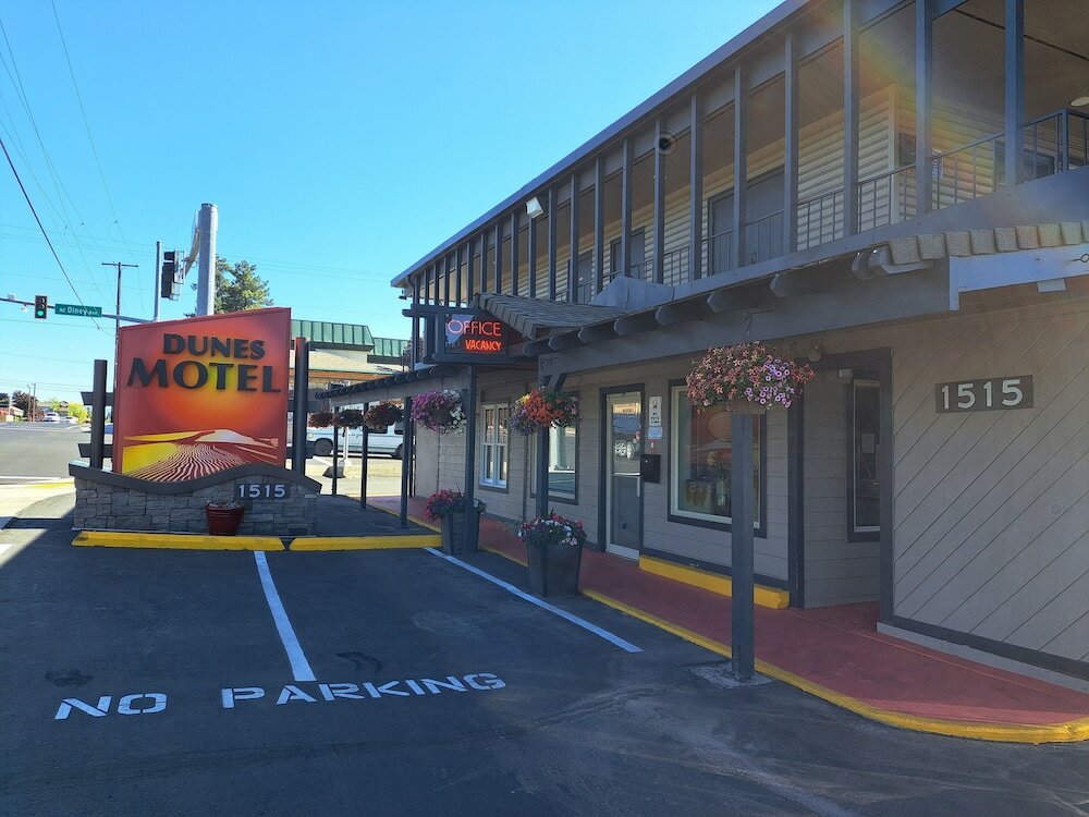 Фото Dunes Motel