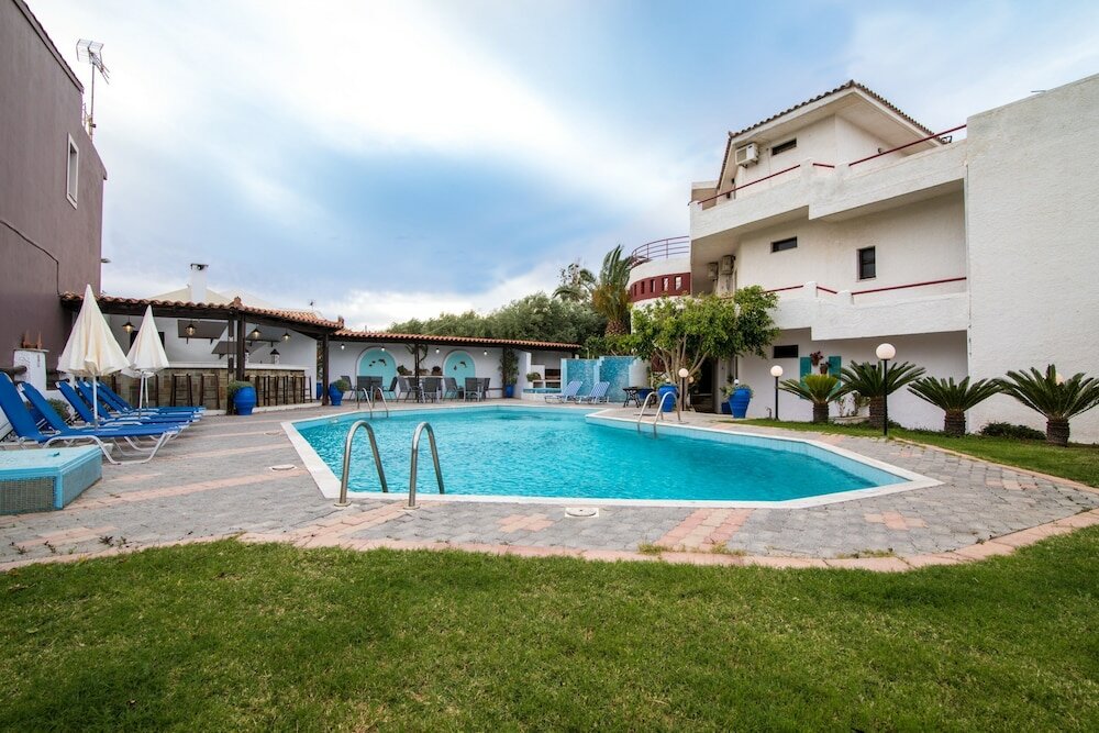 Фото отеля 1