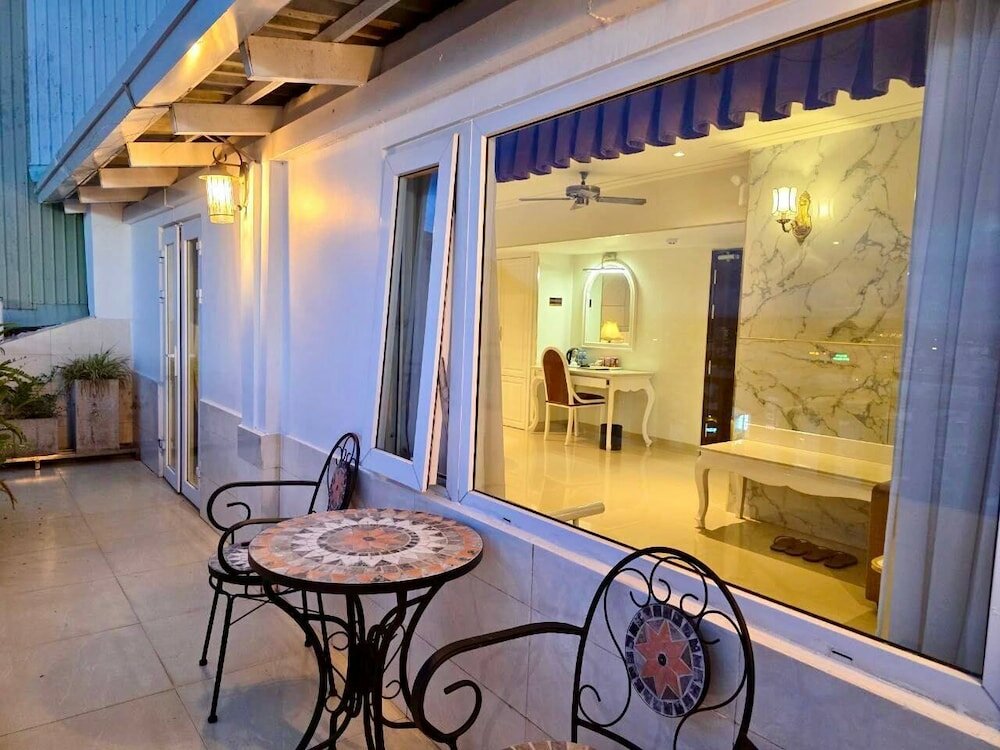 Фото Tulip Hotel 3