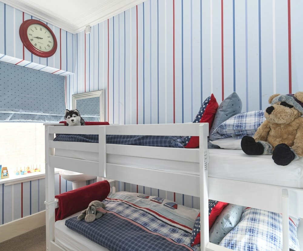 Фото Howarth House Apartments