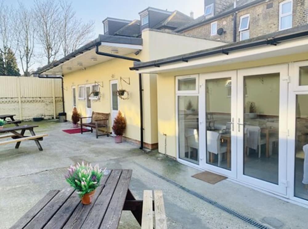 Фото Britannia Inn Hotel