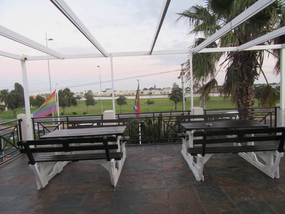 Фото Woodbridge Lodge