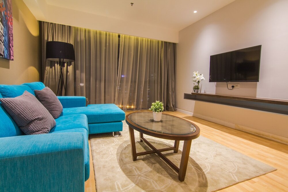 Фото D'Majestic Place by Homes Asian 1